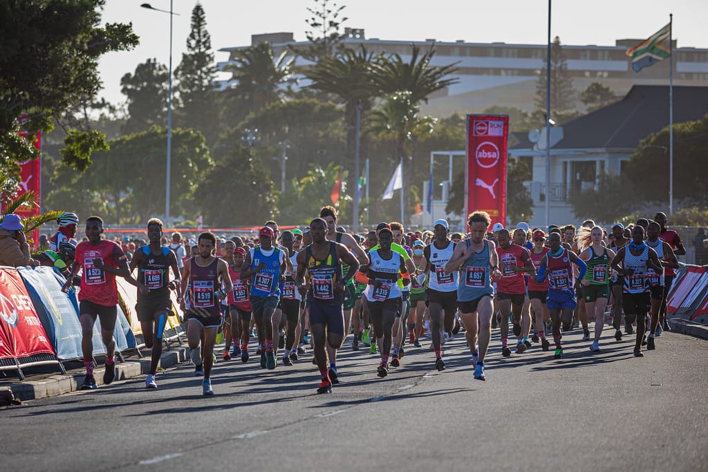 Cape Town 10K elite field sets off from the start line