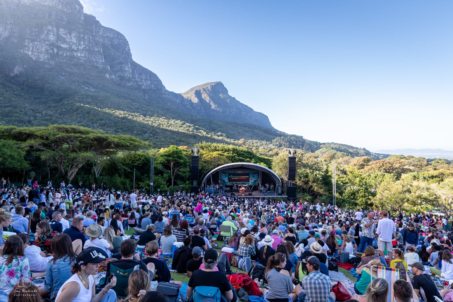 Crowd at at Kirstenbosch Summer Concerts crowd