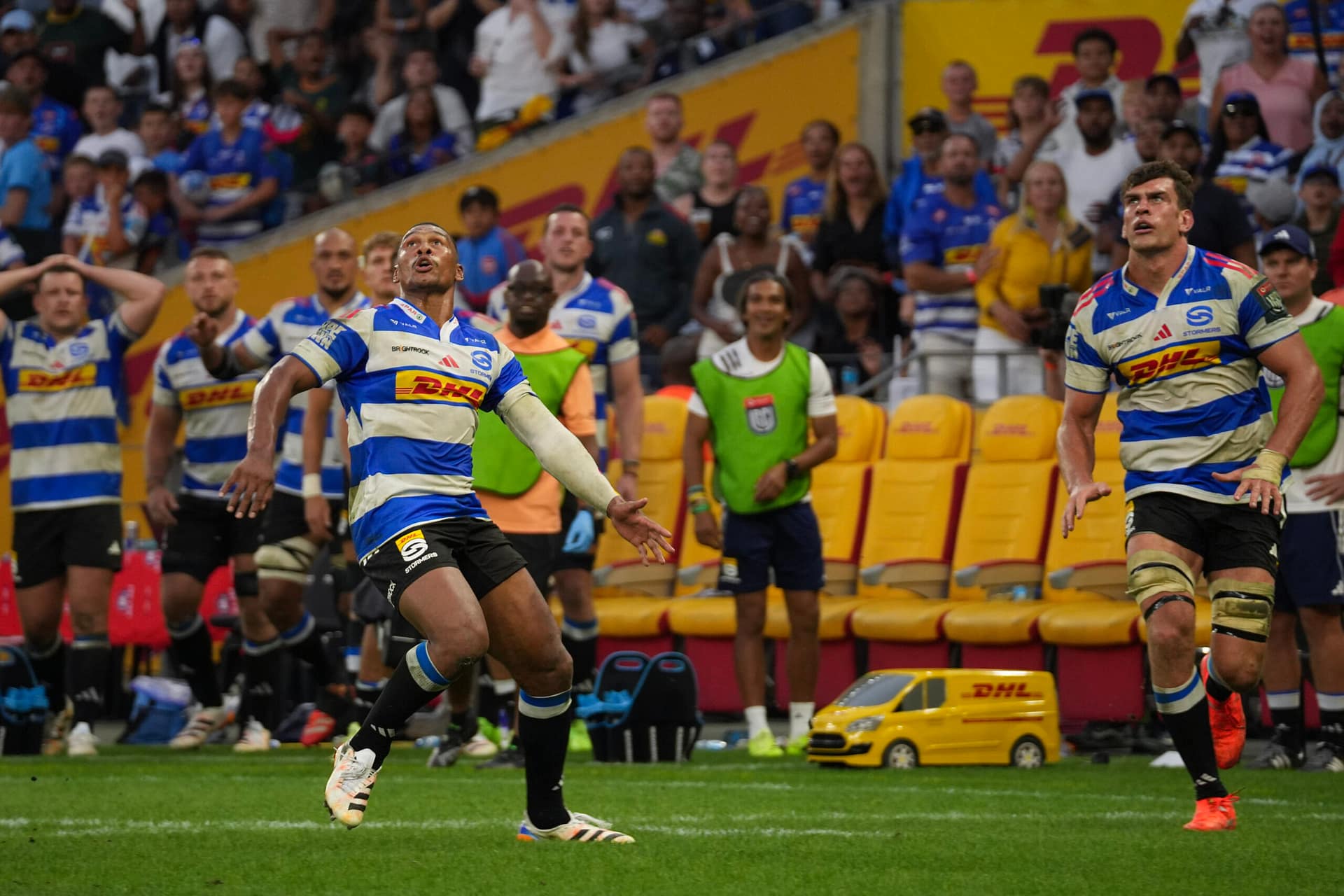 Damien Willemse goes for a high ball during the United Rugby Championship match against the Sharks