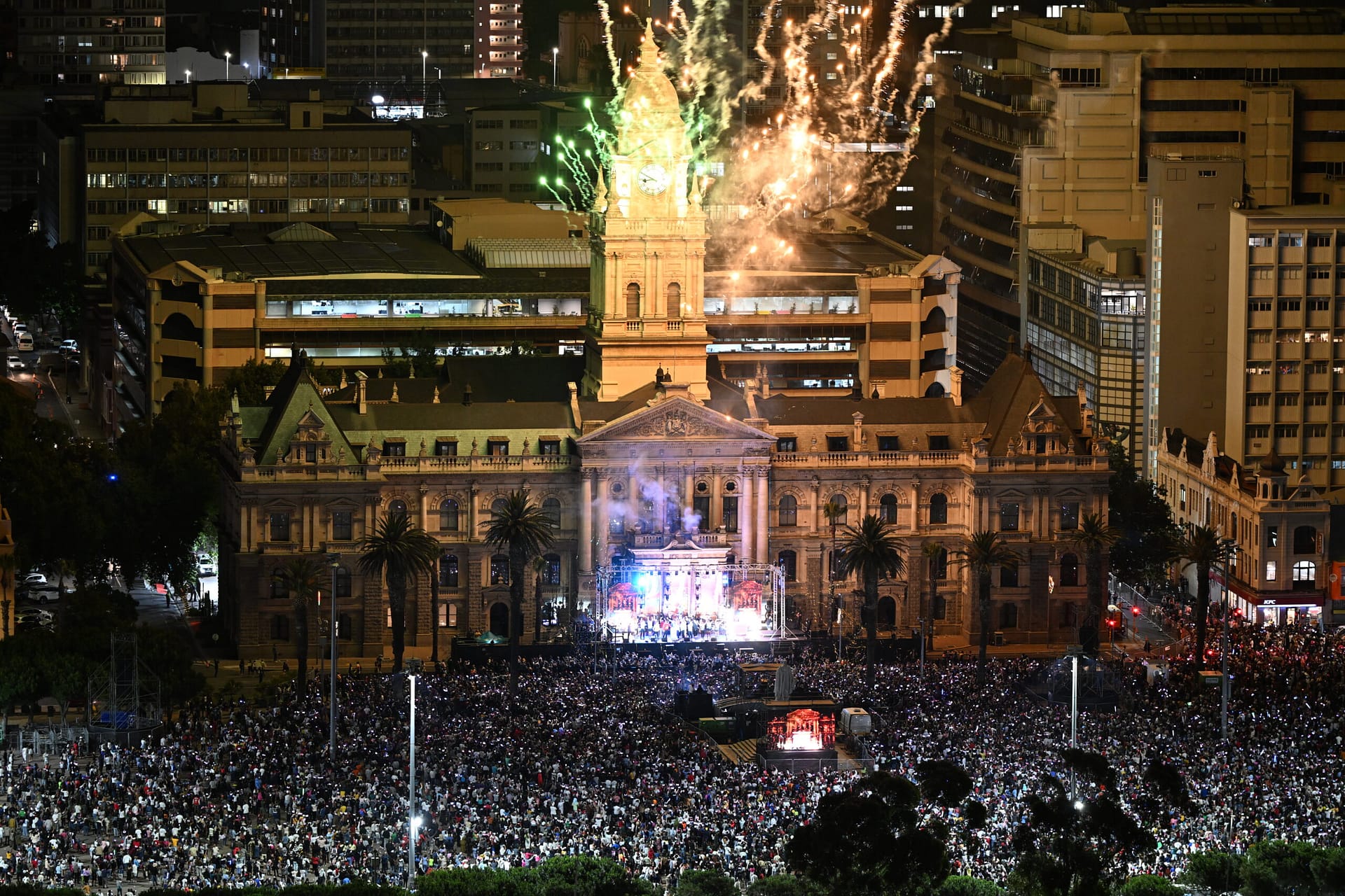 Festive Lights Switch-On set for November